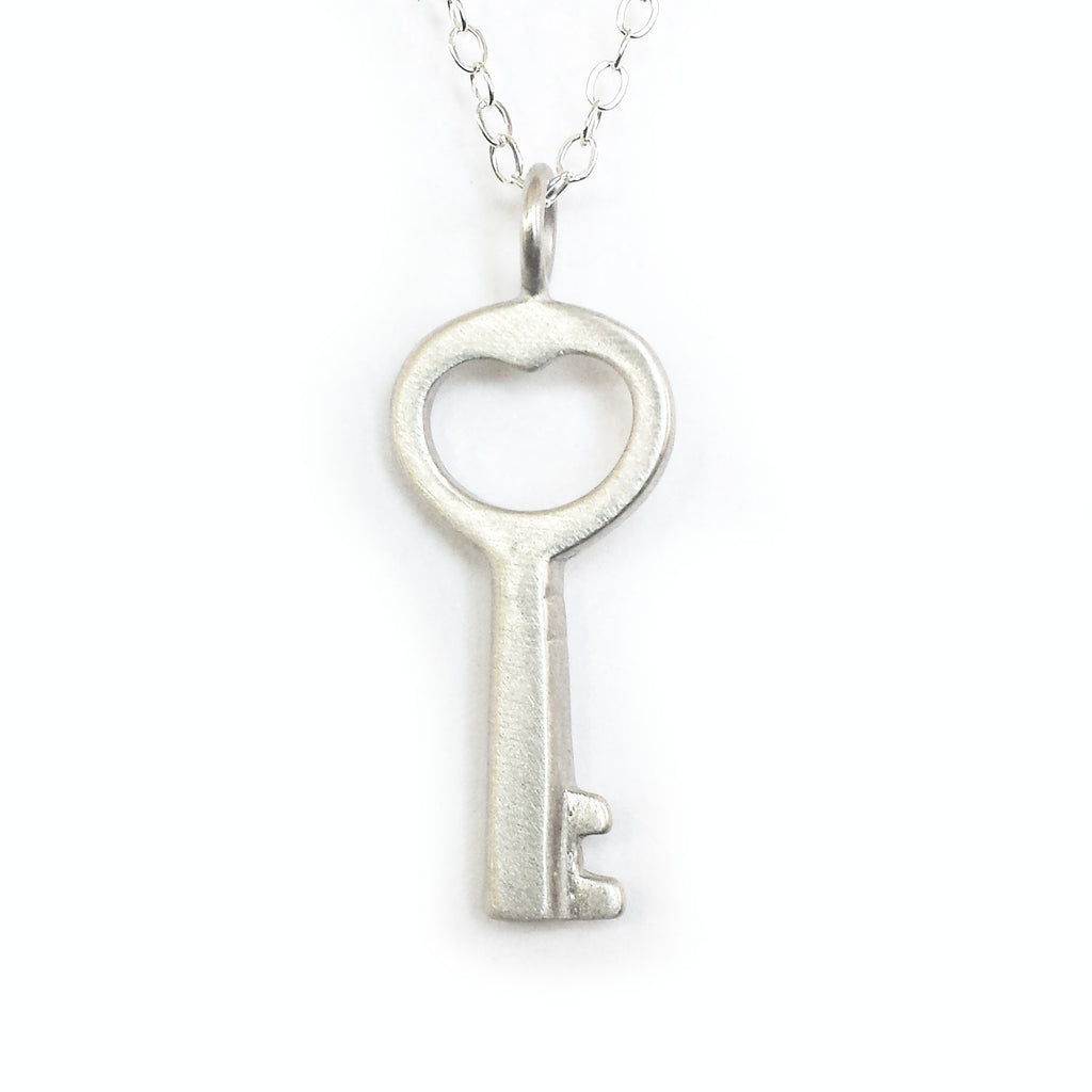 Tiny Key Necklace – JENNY and JUDE